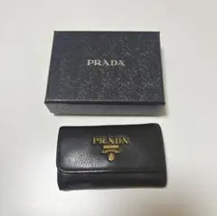 PRADA ブラック レザー キーケース