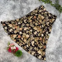 ✨ NATURAL BEAUTY✨サイズ38(M) フレアスカート 花柄 黒