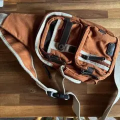 オレンジ キャンバス スリングバッグ