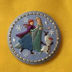 Disney ディズニー 刺繍缶バッジ アナ エルサ