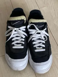 最終9/15まで！週末限定値下げ！NIKE スニーカー　黒　メンズ