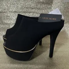 CECIL McBEE サンダル　ピンヒール　厚底　脚長効果　女性らしい　黒のサムネイル