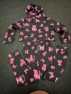 蝶プリント クロップドフーディとパンツセット