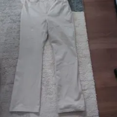 ベージュ カジュアルパンツ