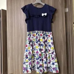 bebe ネイビーと花柄の半袖ワンピース 150cm