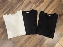 ZARA Tシャツ 3枚セット クルーネック Vネックのサムネイル