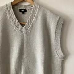 ユニクロ ニットVネックベスト ユニセックス M ベージュ系