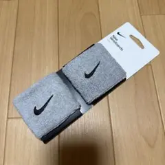 新品　ナイキ スポーツアクセサリー スウッシュ リストバンド 2個　グレー