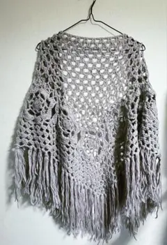 ニットのストール　花モチーフあり