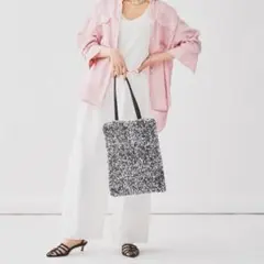 美品　UNTITLED　アンタイトル　スパンコールトート　シルバー