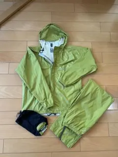 《美品》mont-bell モンベル　キッズ　レインウェア　160 マスカットのサムネイル