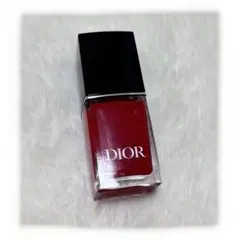 Dior Vernis 999 レッドネイルポリッシュ