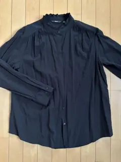 ユニクロ　フリルブラウス黒　Lサイズ