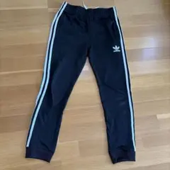 adidas ブラックジャージ 150サイドストライプ