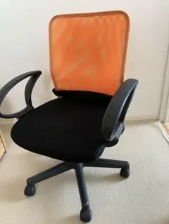 デスクチェアのサムネイル