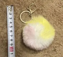 フェイクファー　ポンポン　チャーム　キーホルダー