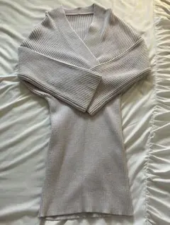 リブ編み アイボリー Vネックワンピース