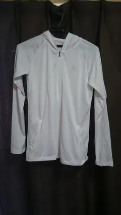 アンダーアーマー パーカー 薄手