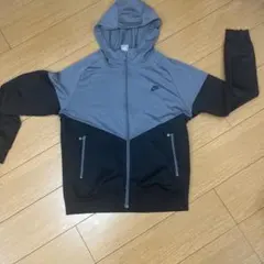ジ*ン様 Nike フード付きジャケット グレー/ブラック