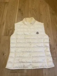 MONCLER アイボリー軽量ダウンベスト　サイズ1