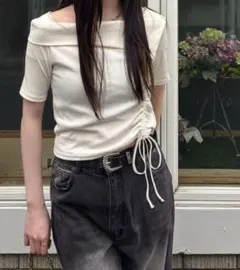 オフショルドロストテレコトップス