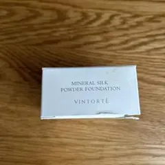 【新品】VINTORTE ミネラルシルクパウダーファンデーションのサムネイル