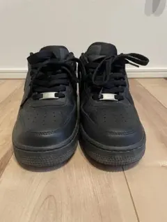 NIKE AIR FORCE 1 ブラック スニーカー