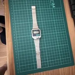 CASIO デジタル腕時計 ステンレスベルトのサムネイル