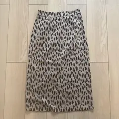 バックスリットタイトスカート