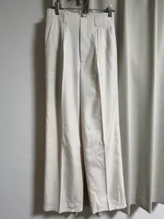 GU ハイウエストストレートスラックス アイボリー