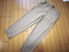 UNIQLO ウルトラストレッチパンツ　 ベージュ Mサイズのサムネイル
