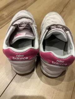 ニューバランス　スニーカー　ピンク　可愛い　21センチ　子供スニーカー　373