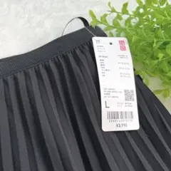 【新品】UNIQLO プリーツスカート ブラック Lサイズのサムネイル