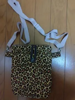 ハンドメイド　ヒョウ柄 スマホ入れポシェット