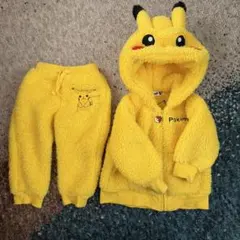 【値下げ】ピカチュウ フリース　セットアップ　パジャマ　上下セット90cm