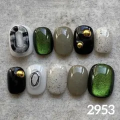 現品　ネイルチップ　ニュアンスネイル　マグネットネイル　緑ネイル　ゴールドネイル