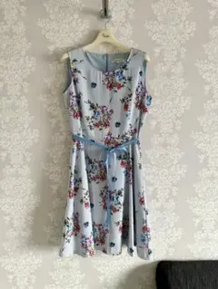 BLUE EAST　花柄ワンピース Sのサムネイル