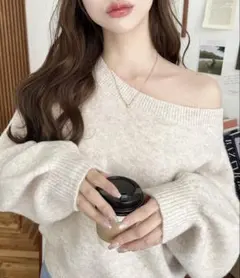 Lサイズ アイボリー オフショルダー ニット