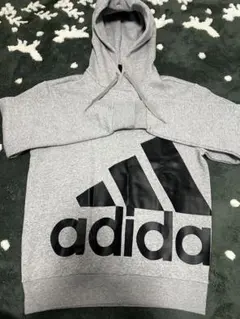 美品adidasアディダス ビッグロゴ グレー トレーナーSレディース