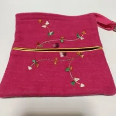 刺繍入りピンクポーチ 小型 ティッシュポーチ