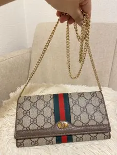Gucci GGパターン 長財布 チェーンストラップ付き