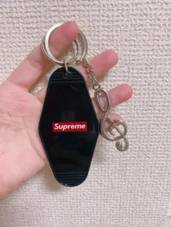 Supreme ホテルキーホルダーのサムネイル