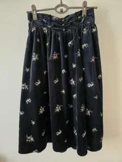 アクシーズファム　花柄刺繍スカート　ブラック