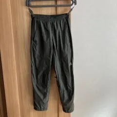 adidas カーキ色 トレーニングパンツ　秋冬