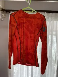 アンダーアーマー　長袖Tシャツ