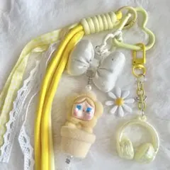 ✩お花×ヘッドホンイエロージャラジャラキーホルダー⭐︎