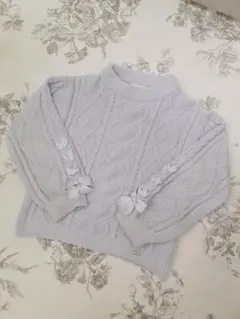 メゾピアノ 薄紫色リボン付きケーブル編みセーター 130cm