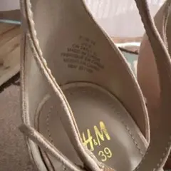 H&M アンクルストラップ サンダル ベージュ 39のサムネイル