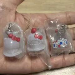 モンチッチ×ハローキティー 　めじるしアクセサリー　カプセルトイ