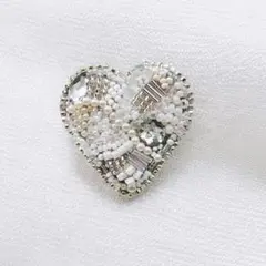 ビーズ刺繍 ブローチ